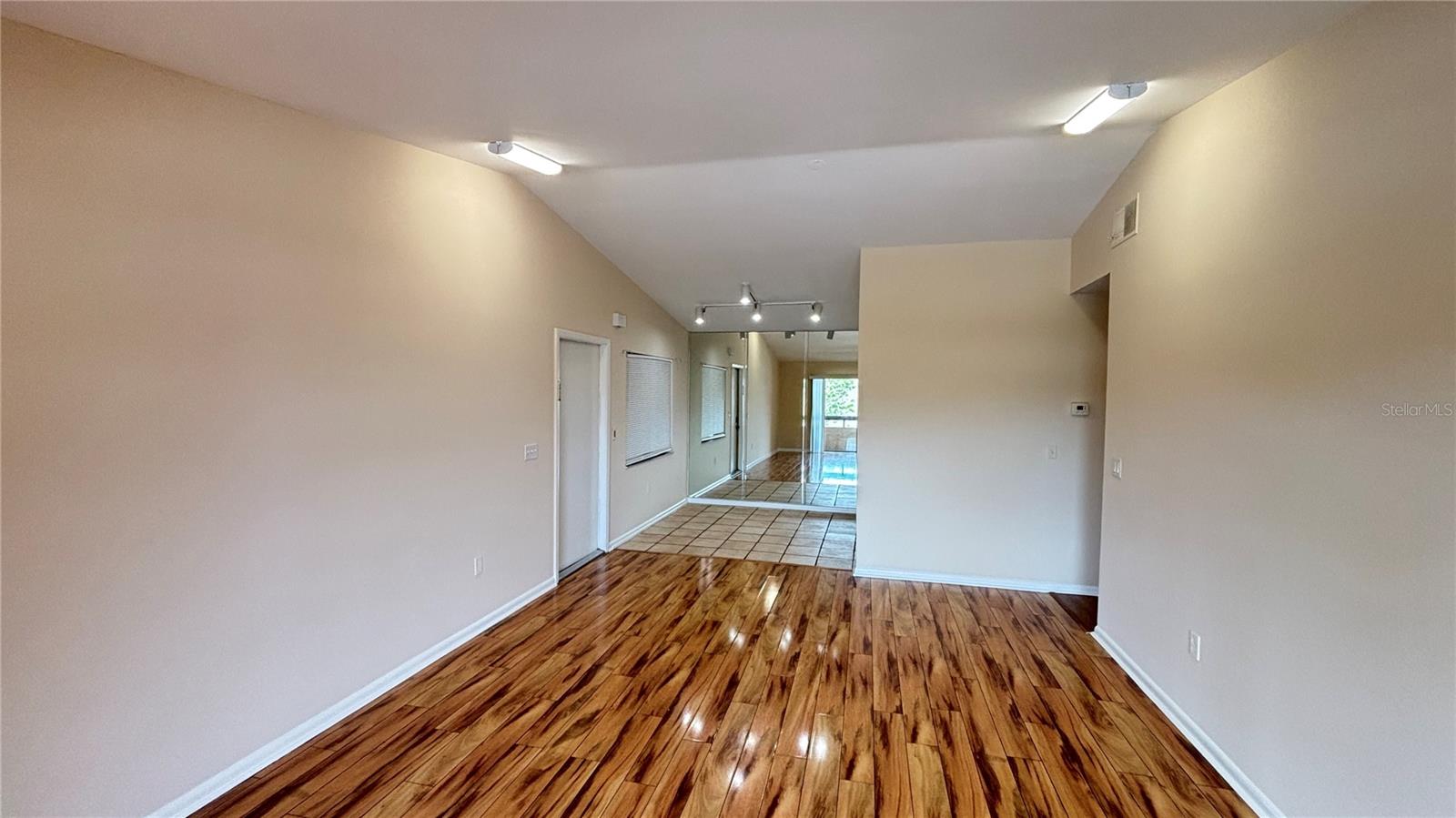 5169 Vineland Rd #b208 Property Photo 13