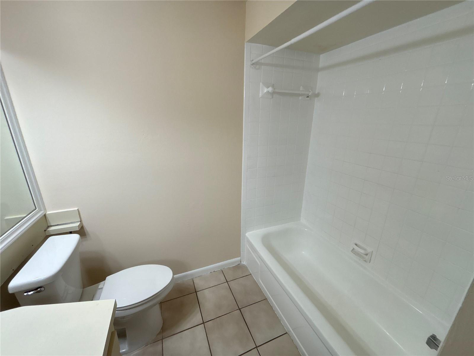 5169 Vineland Rd #b208 Property Photo 17