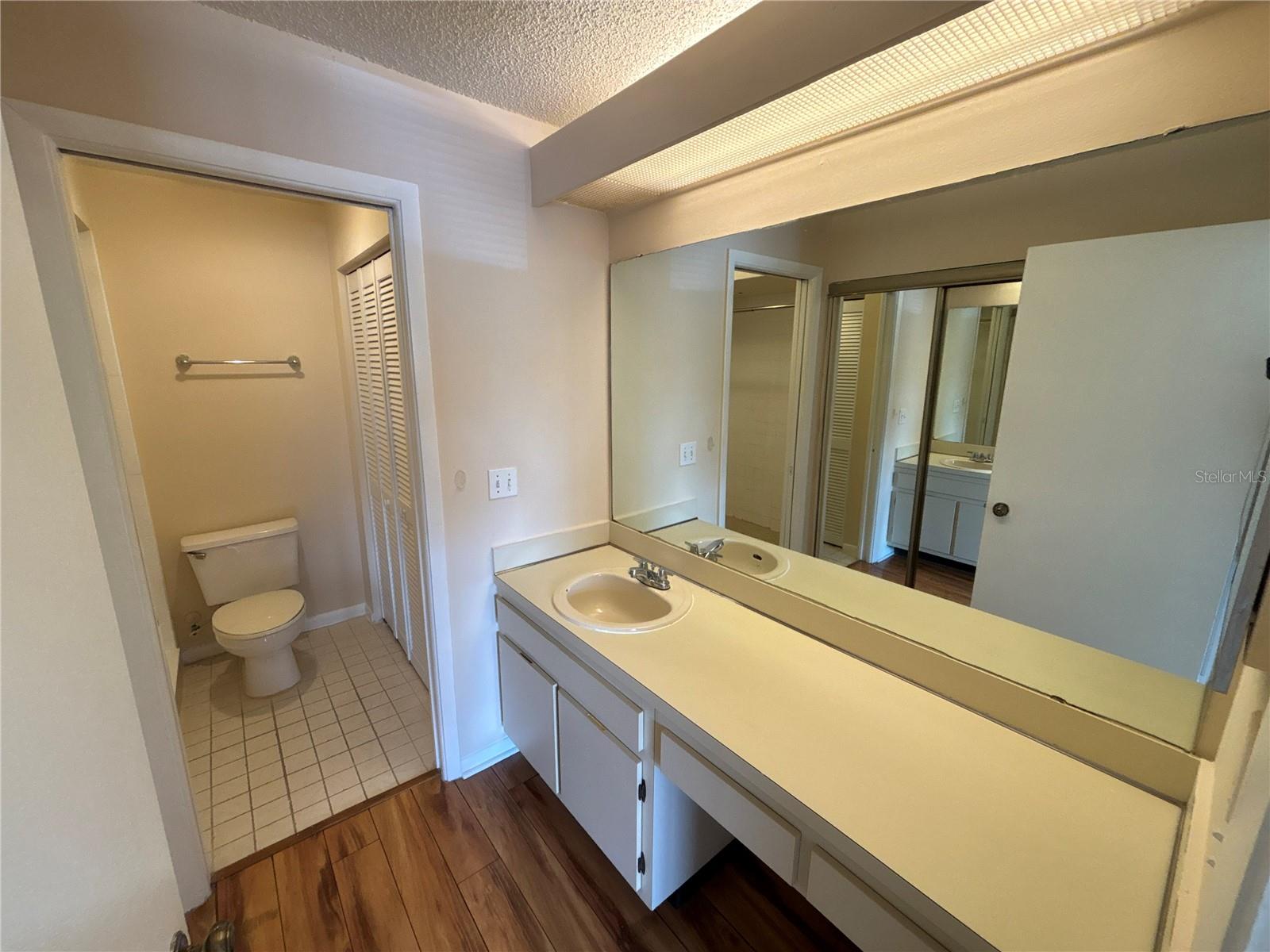5169 Vineland Rd #b208 Property Photo 21