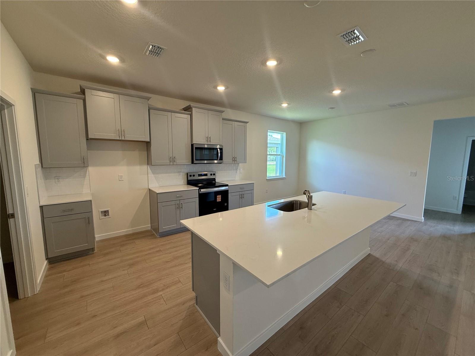 3001 Kingsman Trl Property Photo 2
