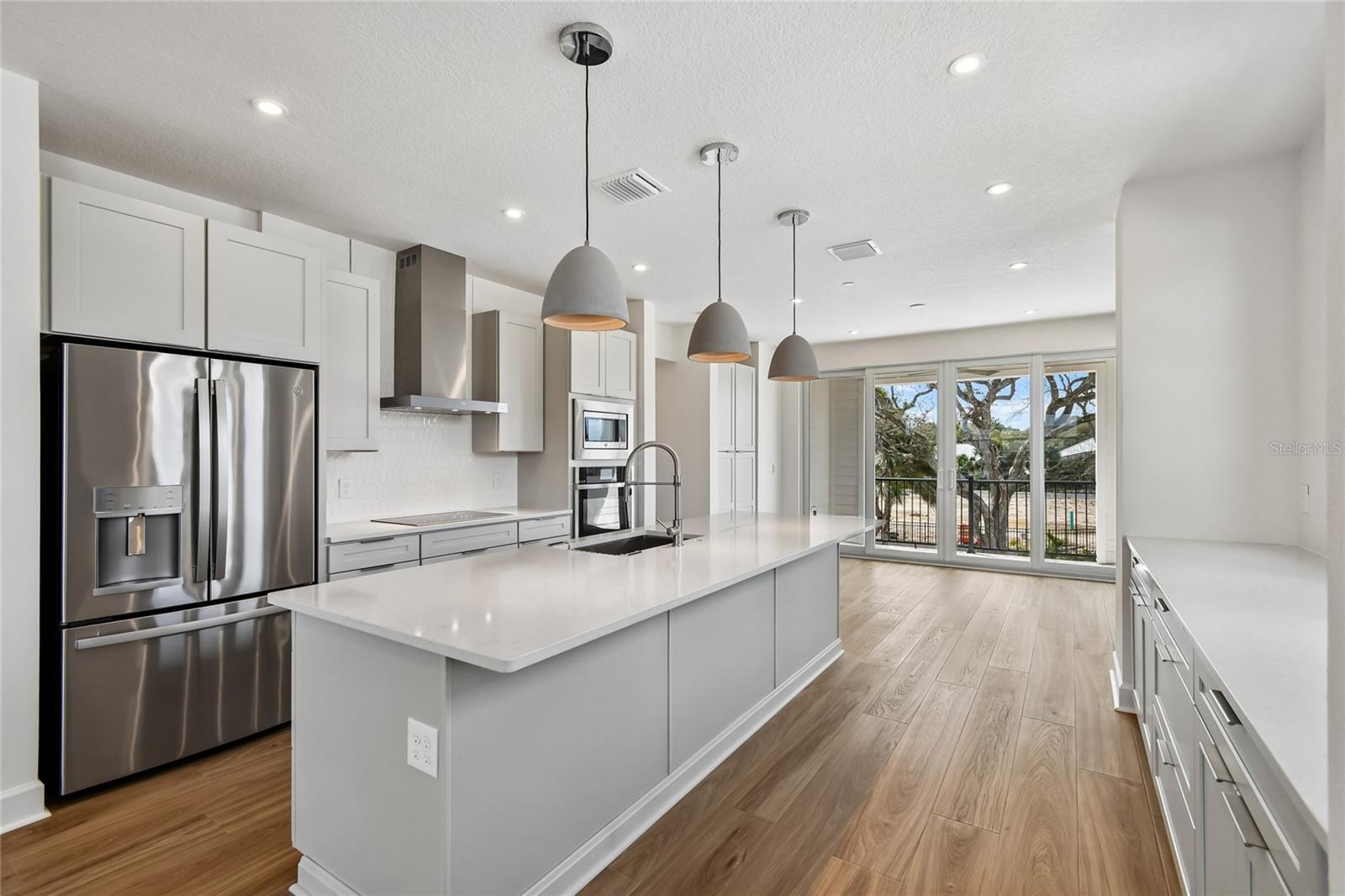 2101 Tidewatch Loop Property Photo 3