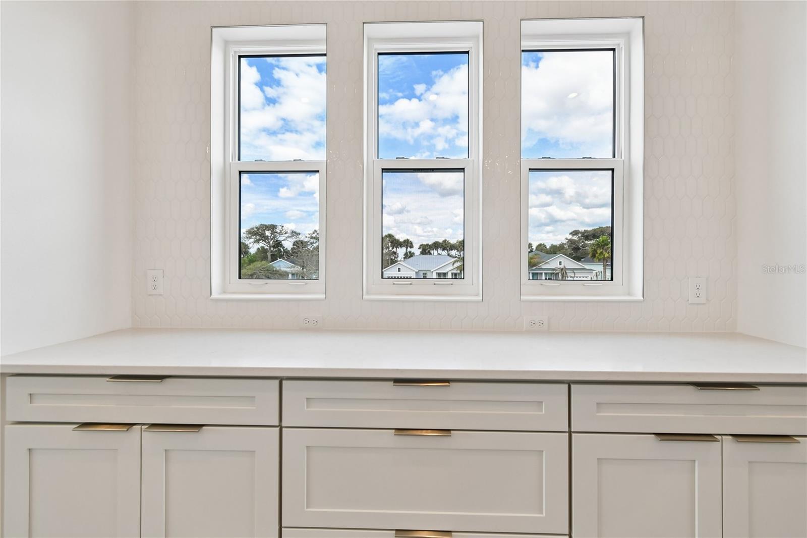 2101 Tidewatch Loop Property Photo 4