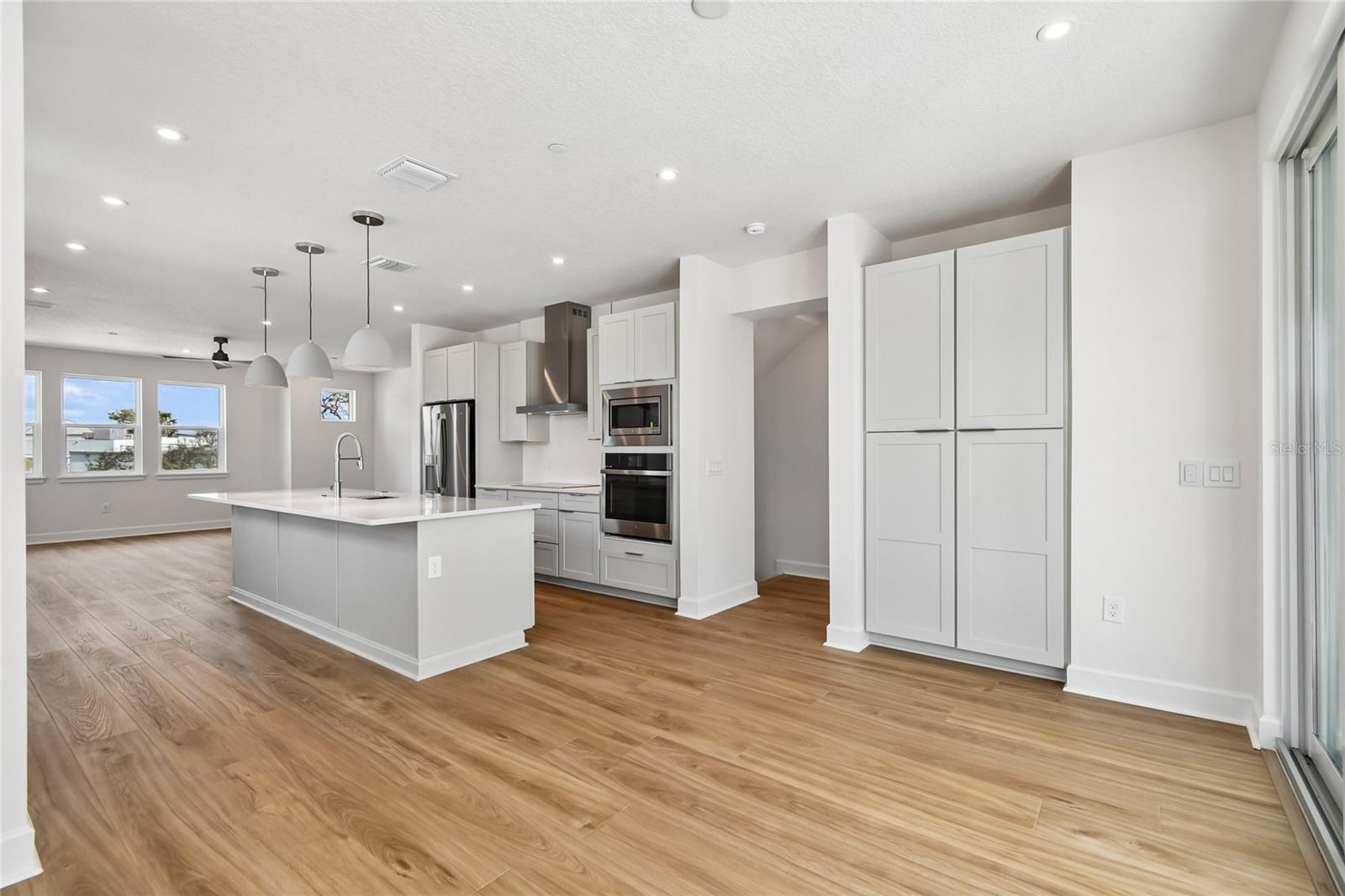 2101 Tidewatch Loop Property Photo 5