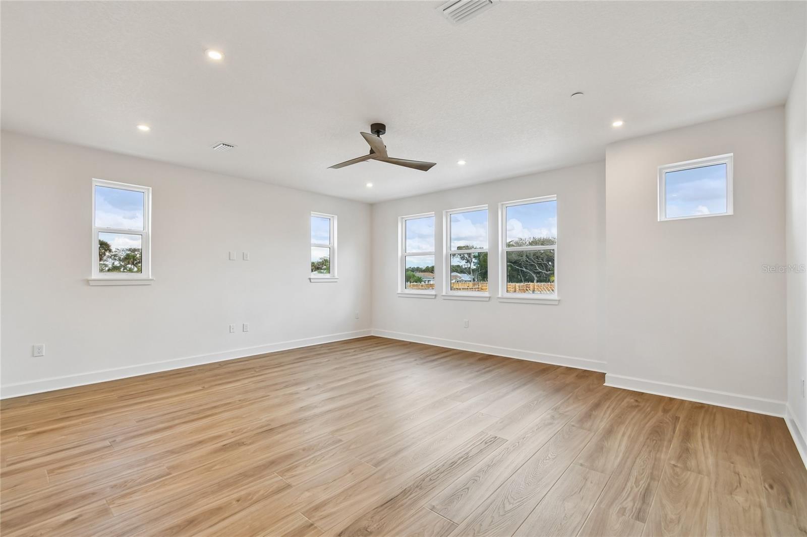 2101 Tidewatch Loop Property Photo 11