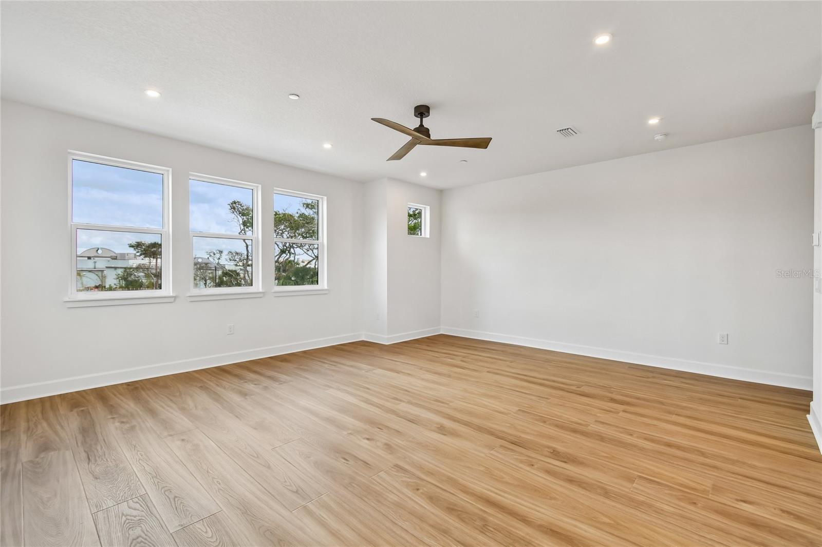 2101 Tidewatch Loop Property Photo 12