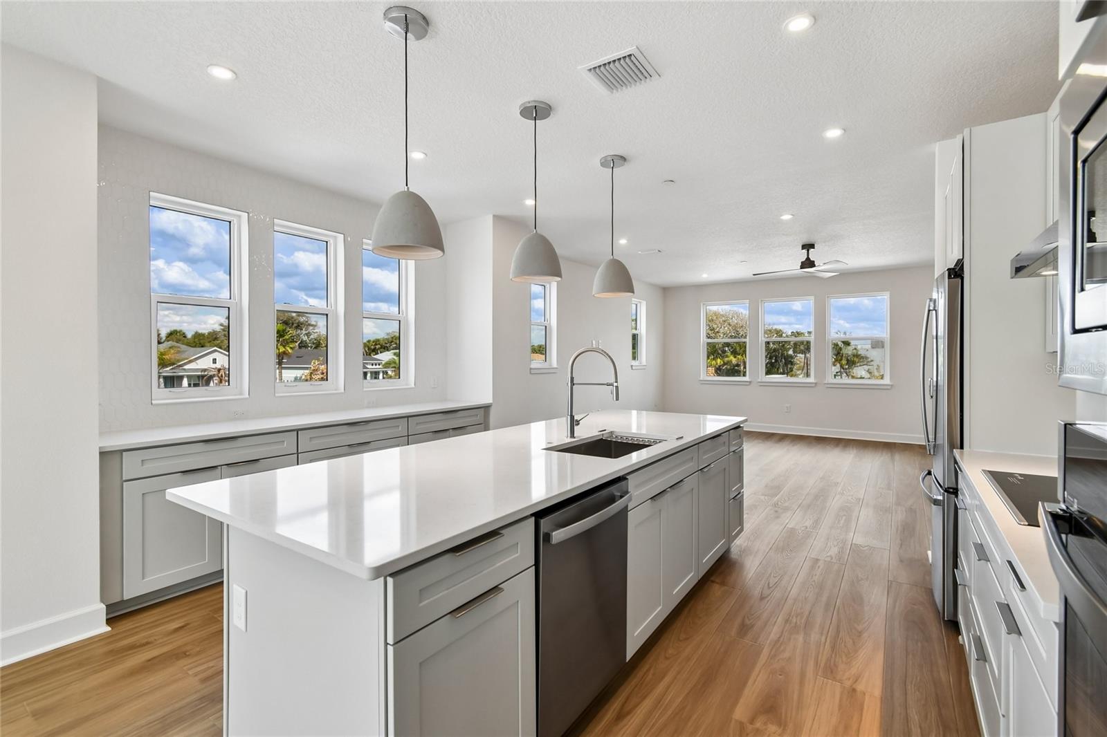 2101 Tidewatch Loop Property Photo 24