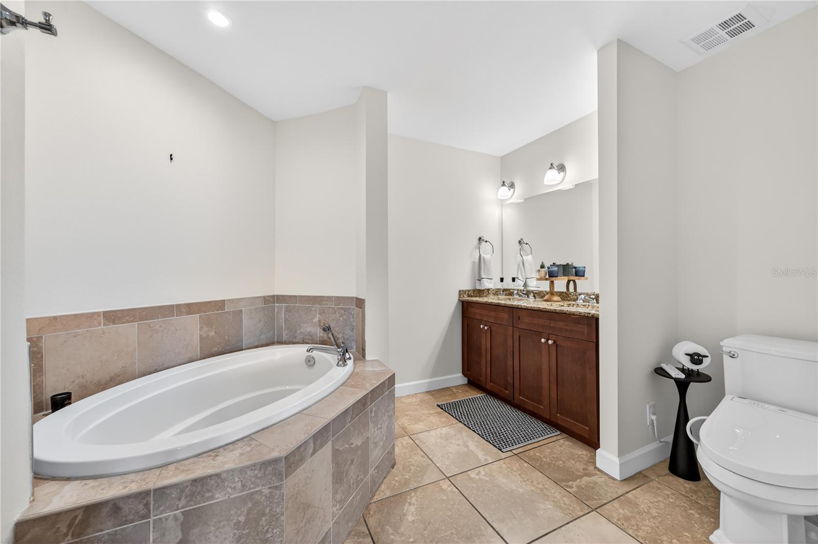 2305 Edgewater Dr #1210 Property Photo 21