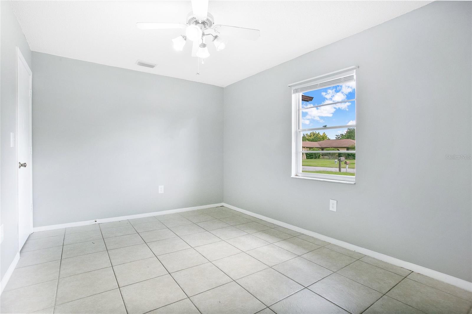405 Long Dr Property Photo 12