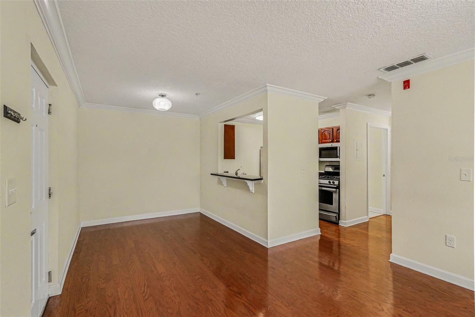 2031 Dixie Belle Dr #2031c Property Photo 4