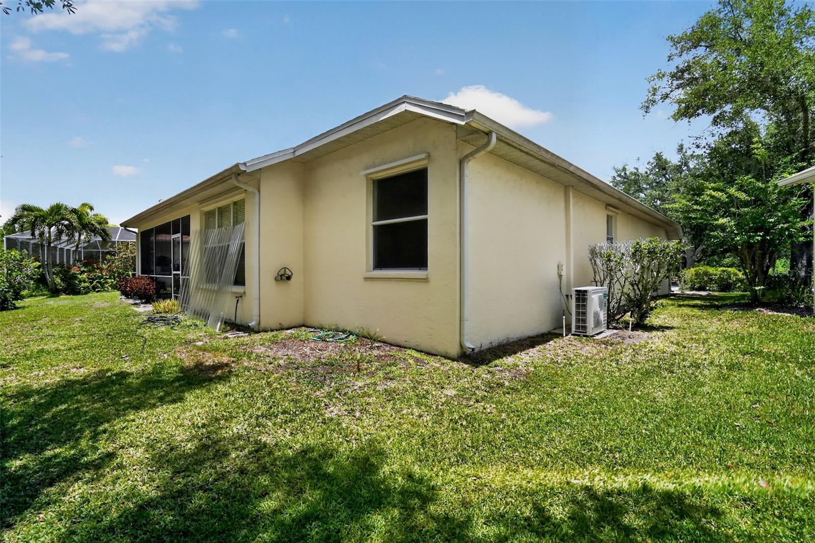 11226 Primrose Cir Property Photo 13
