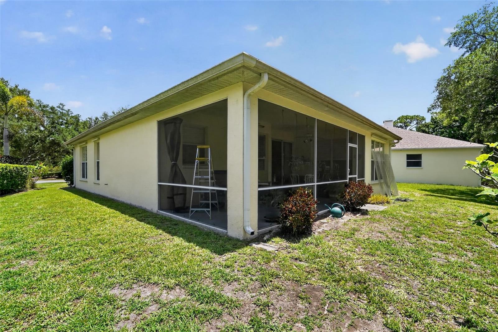 11226 Primrose Cir Property Photo 14
