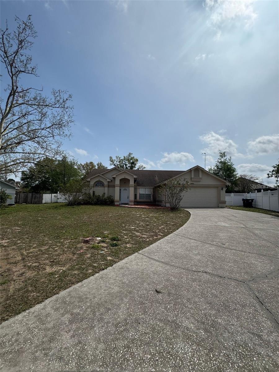 6724 CALLIE RD Property Photo 1