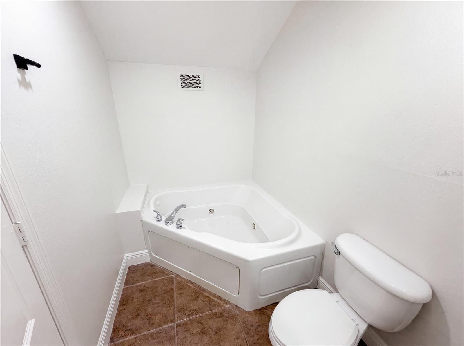 375 Nora Ave Property Photo 16