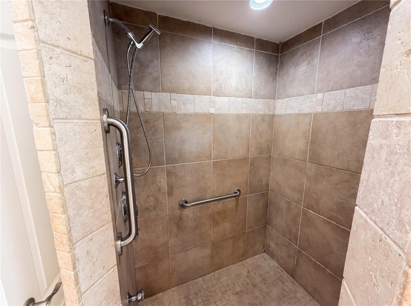 375 Nora Ave Property Photo 34