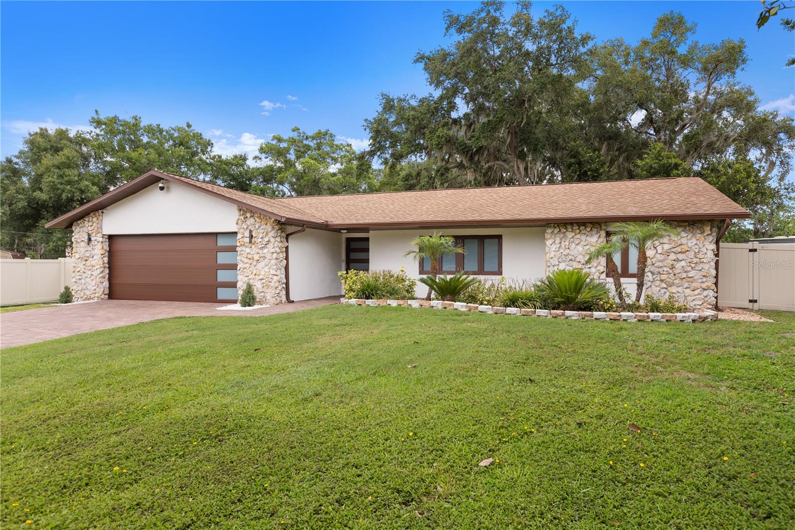 1577 Starfish St Property Photo 2