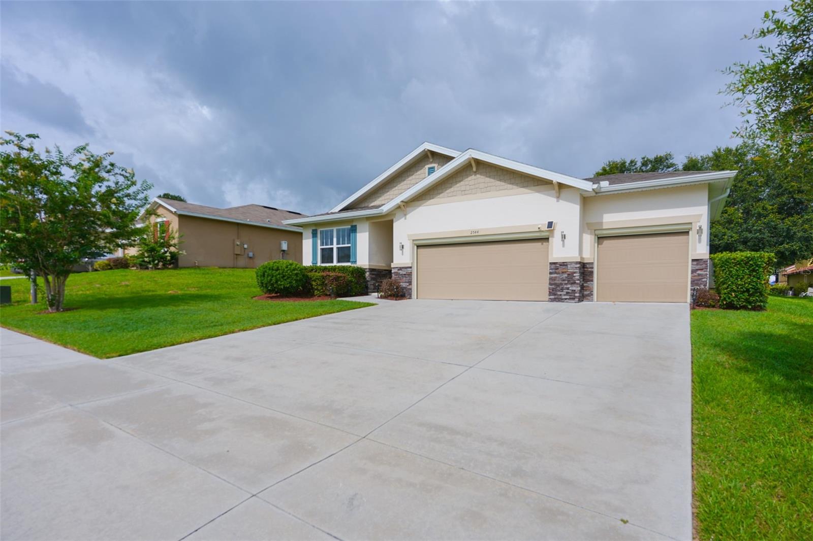 2544 Autumn Stream Dr Property Photo 3