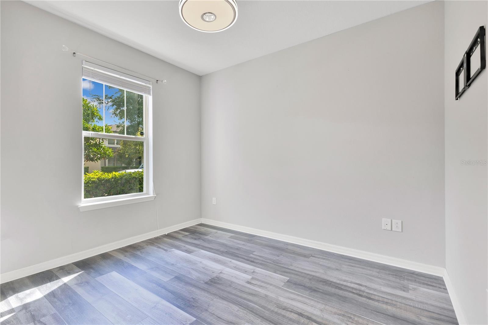 5041 Caspian St Property Photo 11