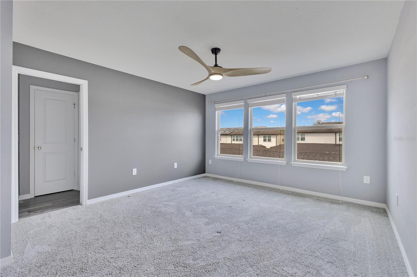 5041 Caspian St Property Photo 15