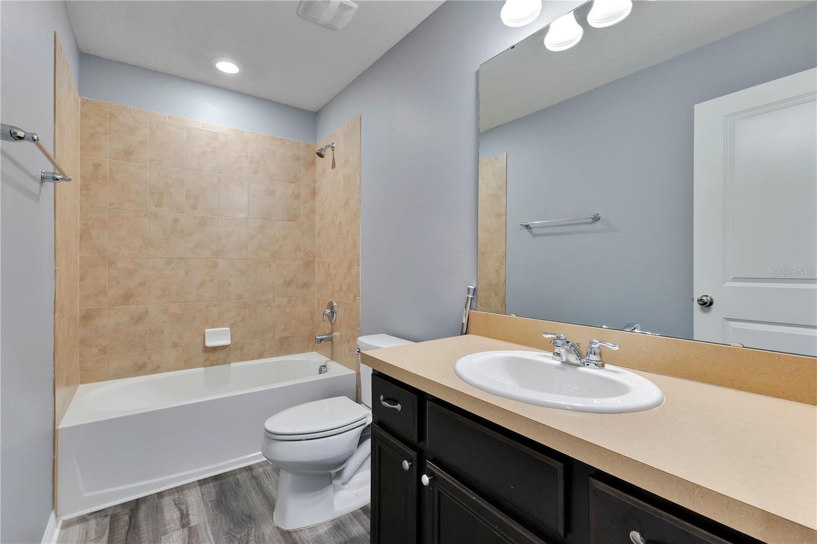5041 Caspian St Property Photo 21
