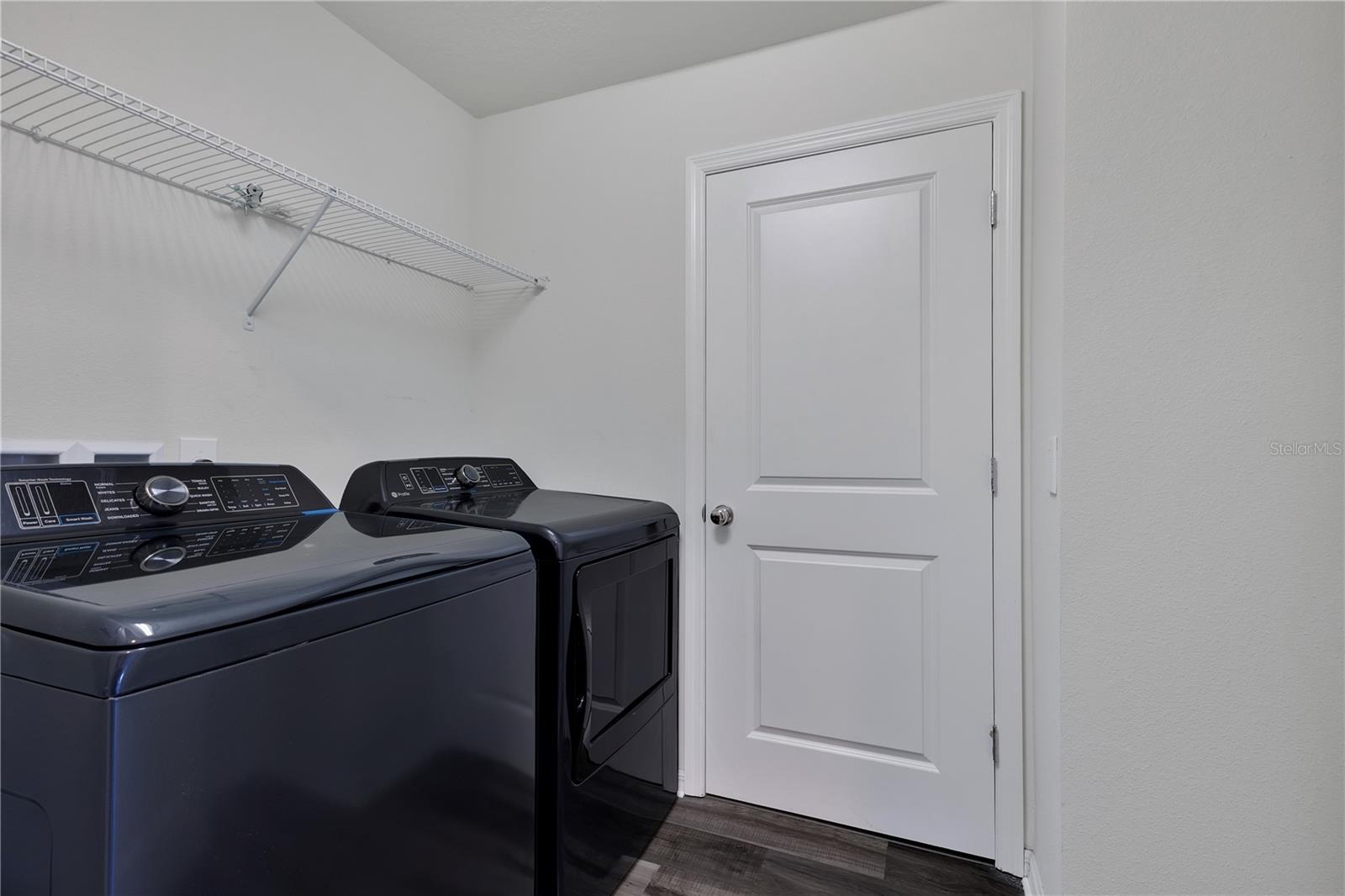 5041 Caspian St Property Photo 24