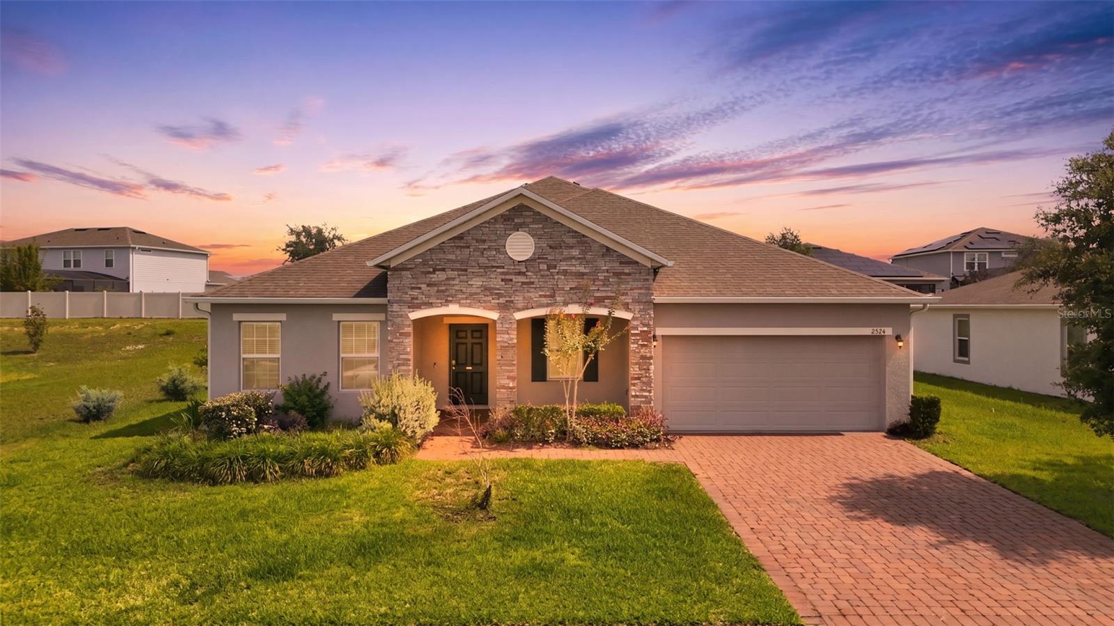 2524 CARRIAGE POINTE LOOP Property Photo 1