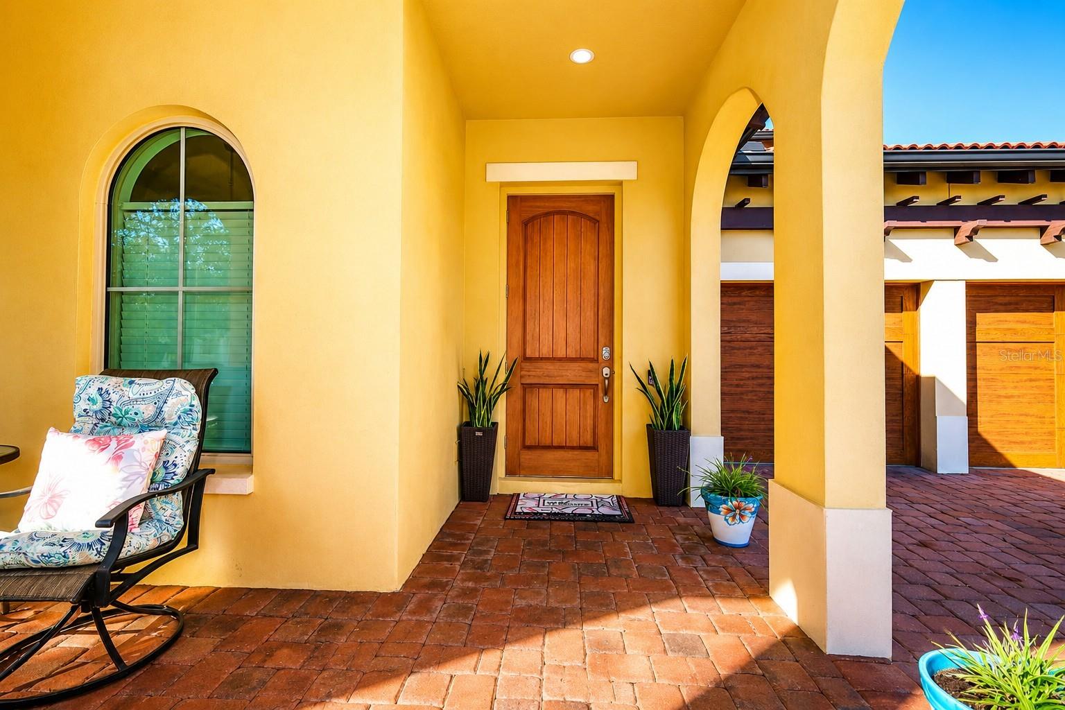 15149 Canoe Pl Property Photo 4