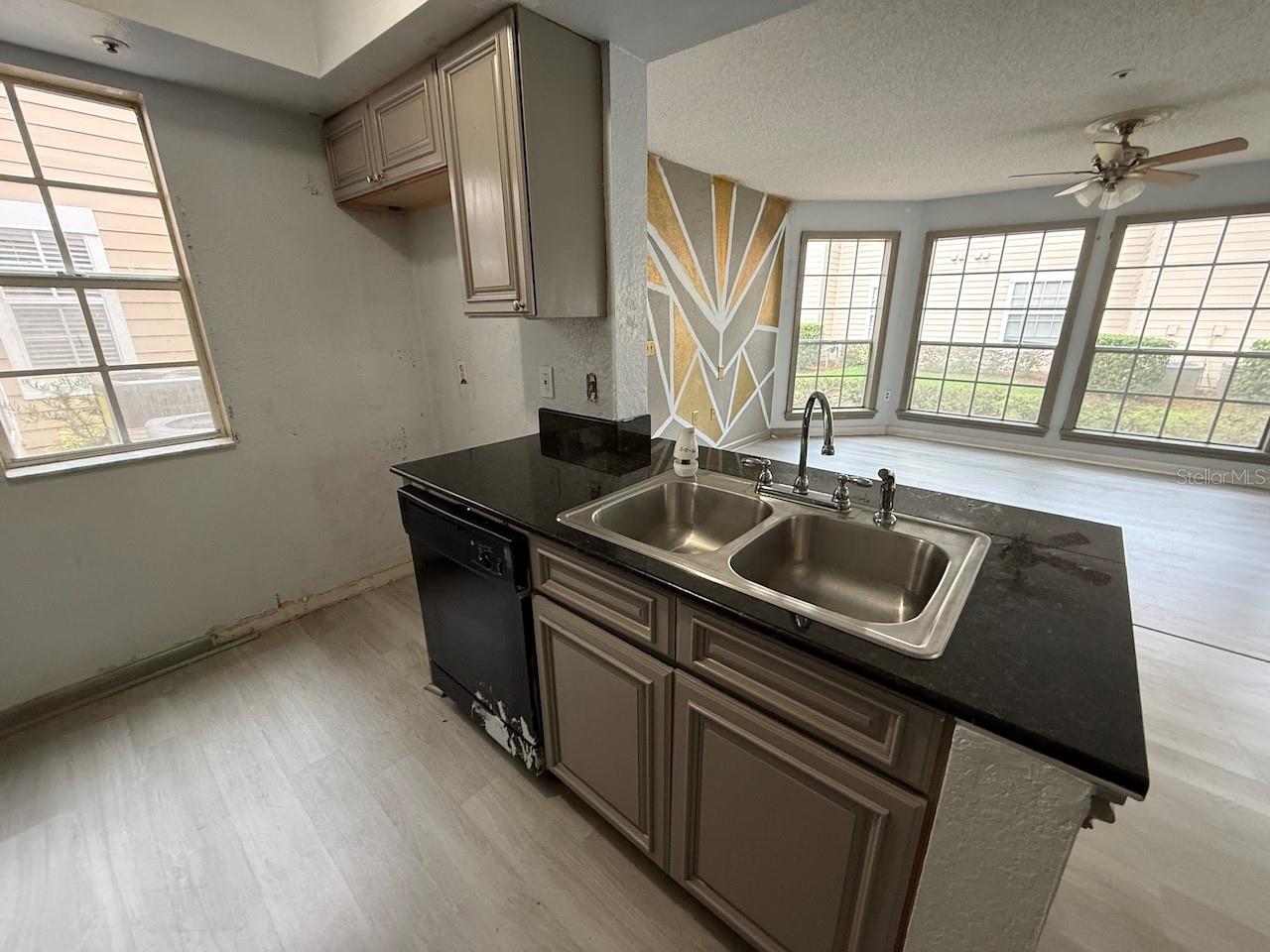 696 Youngstown Pkwy #315 Property Photo 7