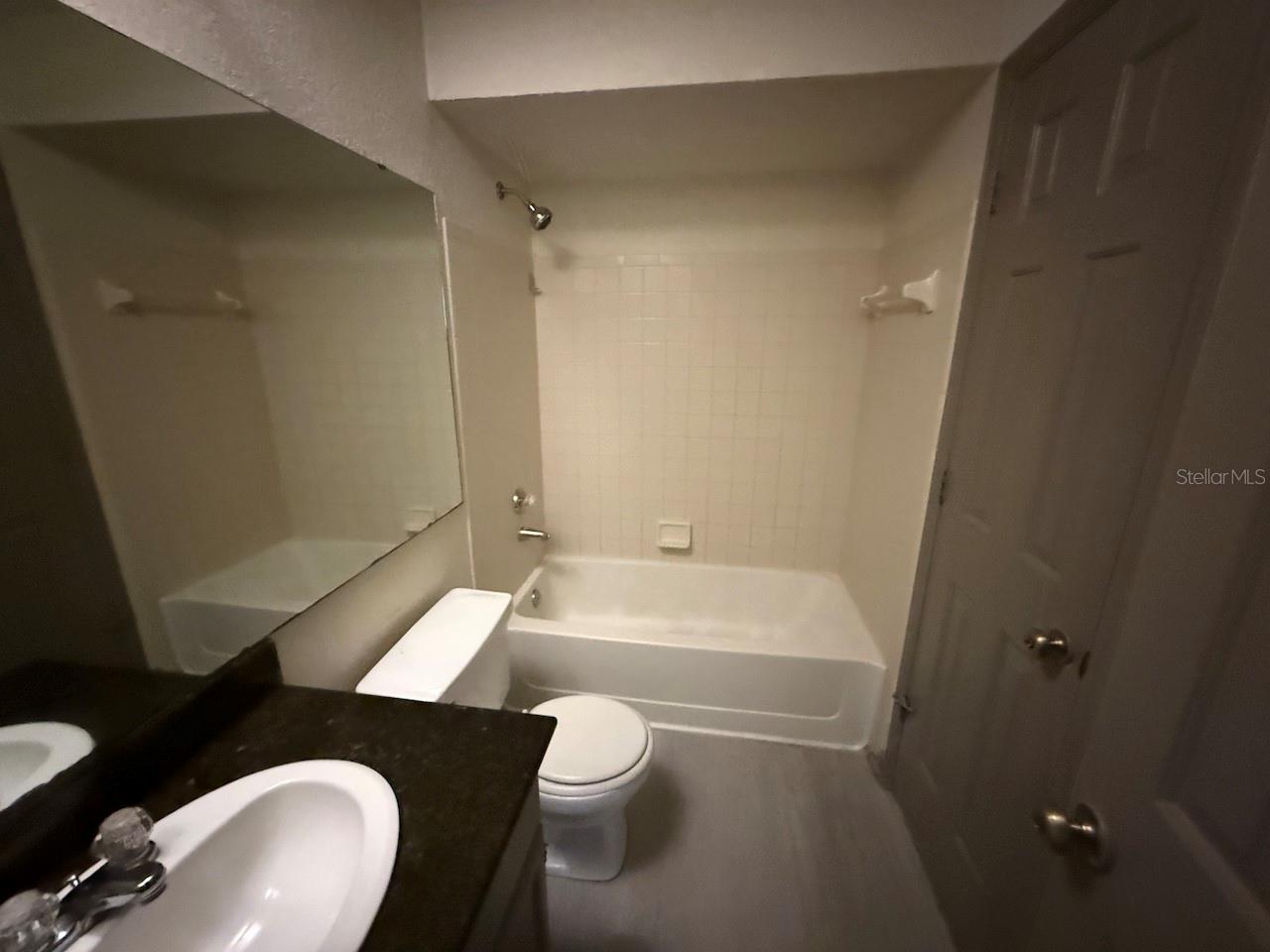 696 Youngstown Pkwy #315 Property Photo 13