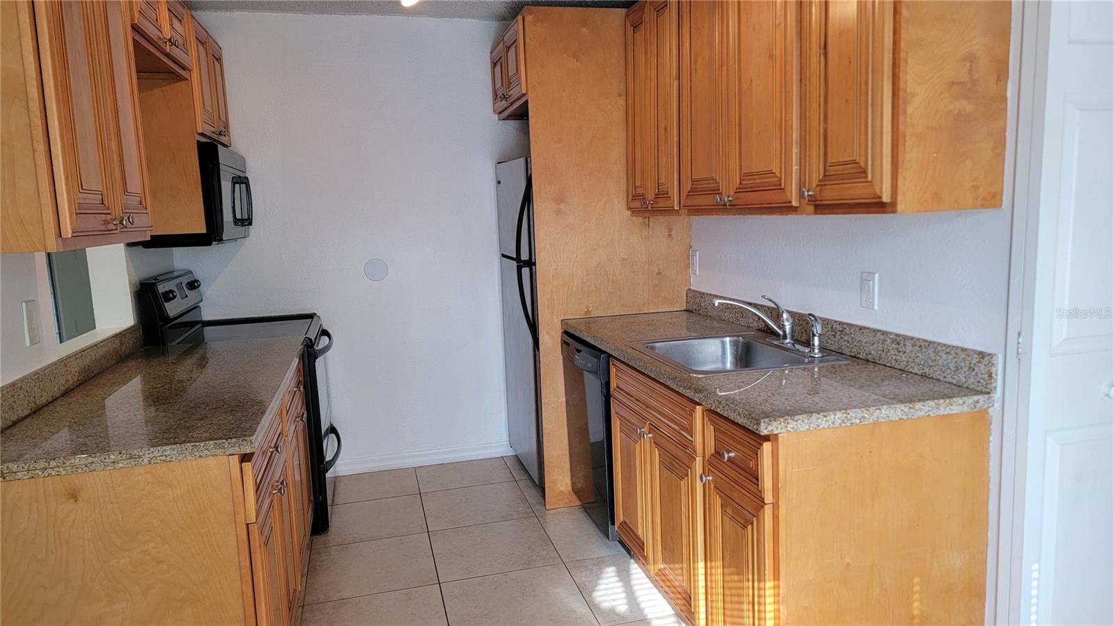 4023 Versailles Dr #4023f Property Photo 5