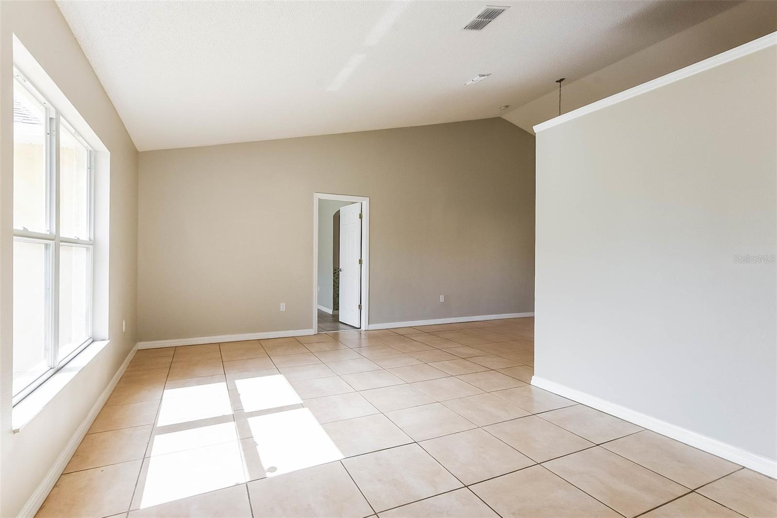 2807 Arbour Trail Ct Property Photo 4