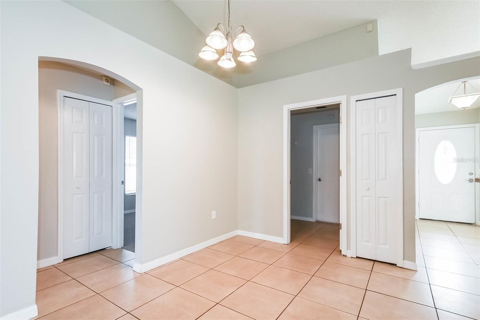 2807 Arbour Trail Ct Property Photo 5