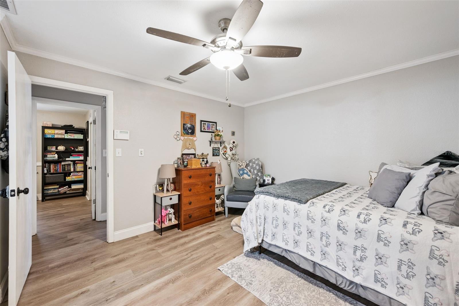 1335 Yvonne St Property Photo 10