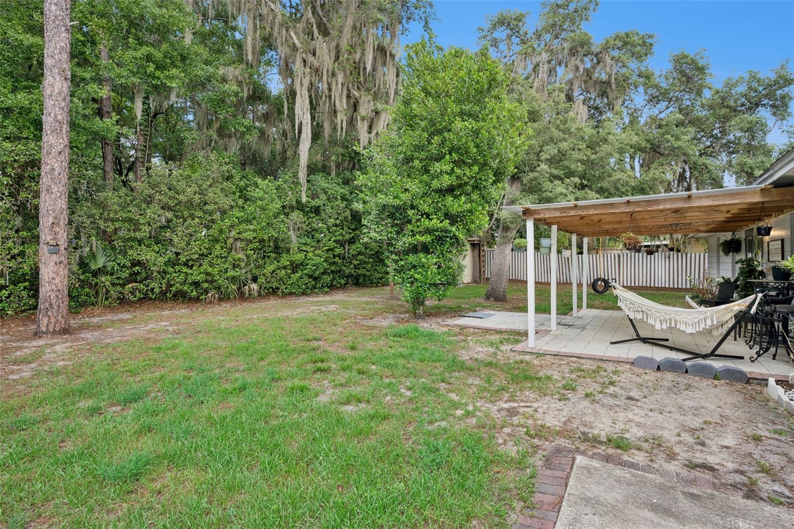 1335 Yvonne St Property Photo 26