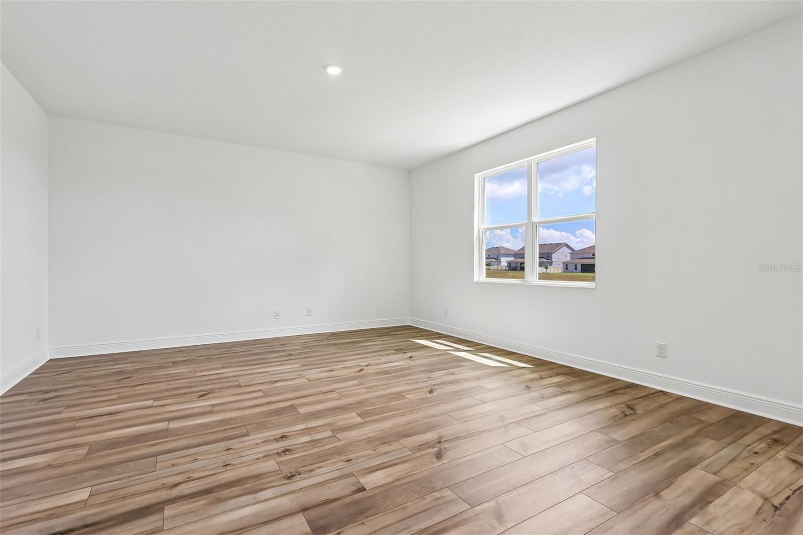 367 Lemongrass Rd Property Photo 4