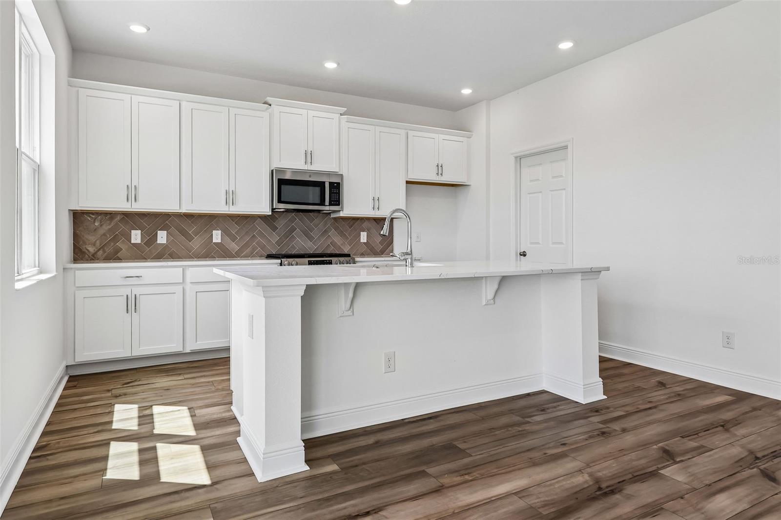 367 Lemongrass Rd Property Photo 10