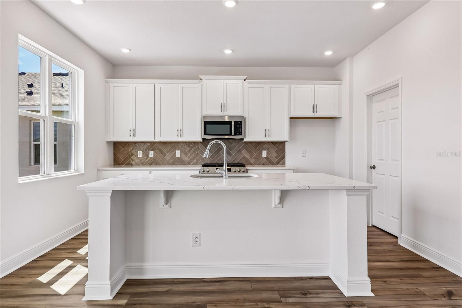 367 Lemongrass Rd Property Photo 11