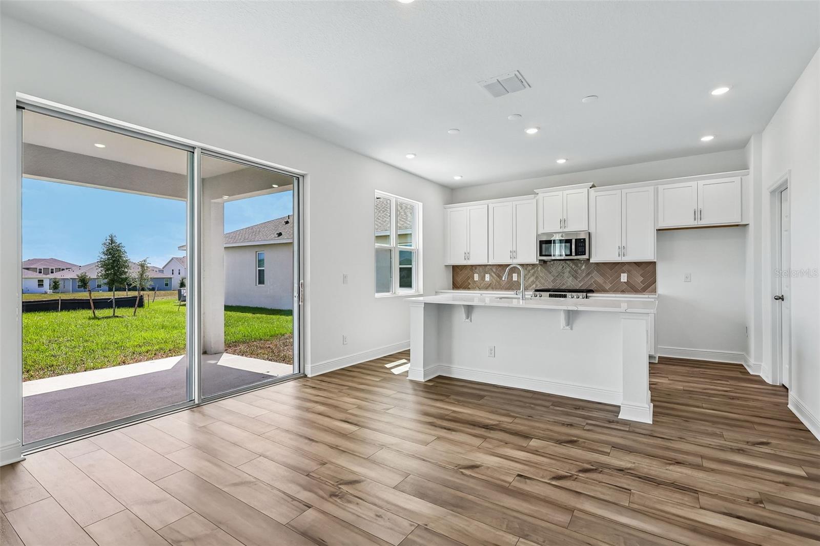 367 Lemongrass Rd Property Photo 12