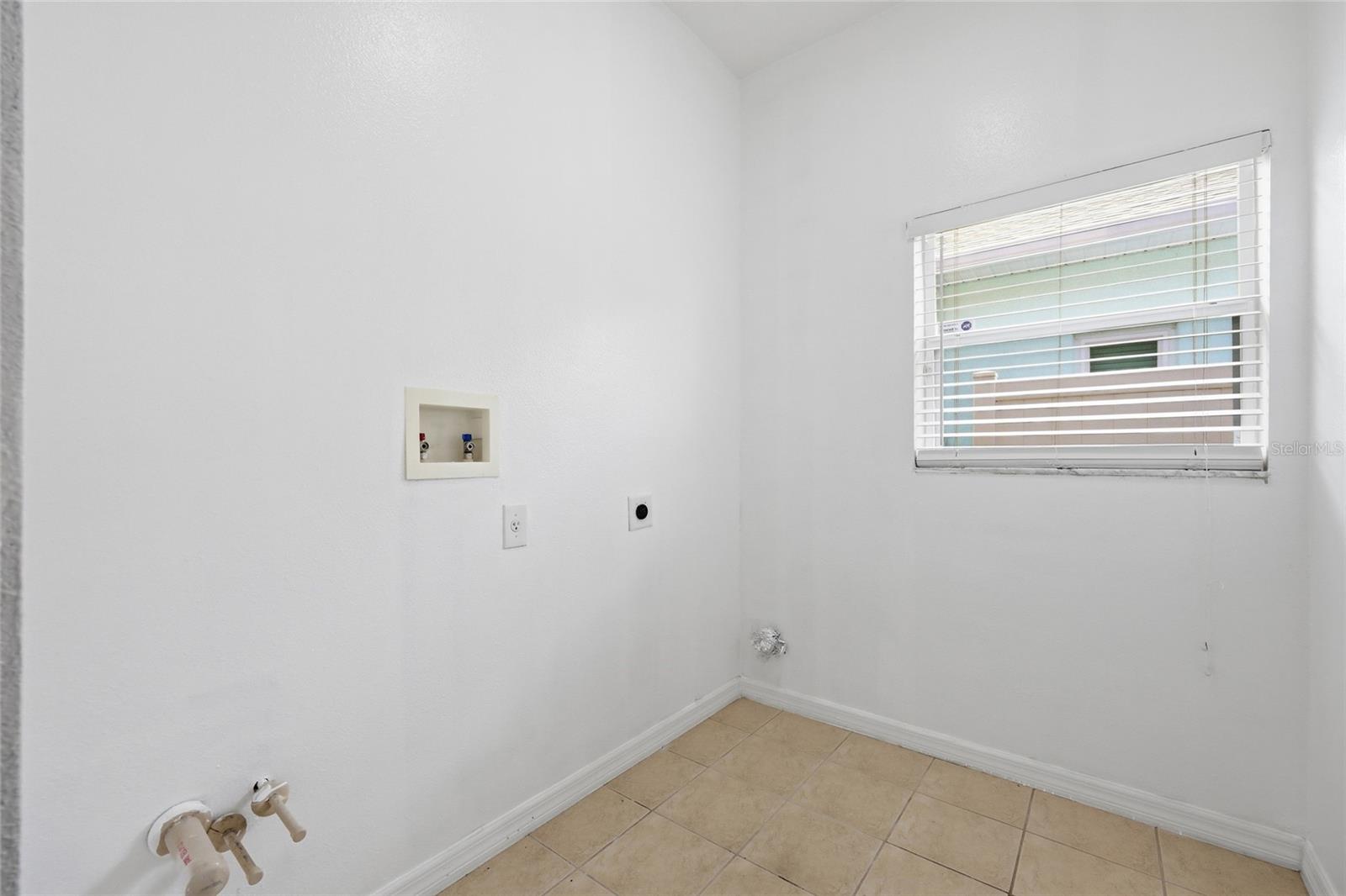 2901 Sweetspire Cir Property Photo 35