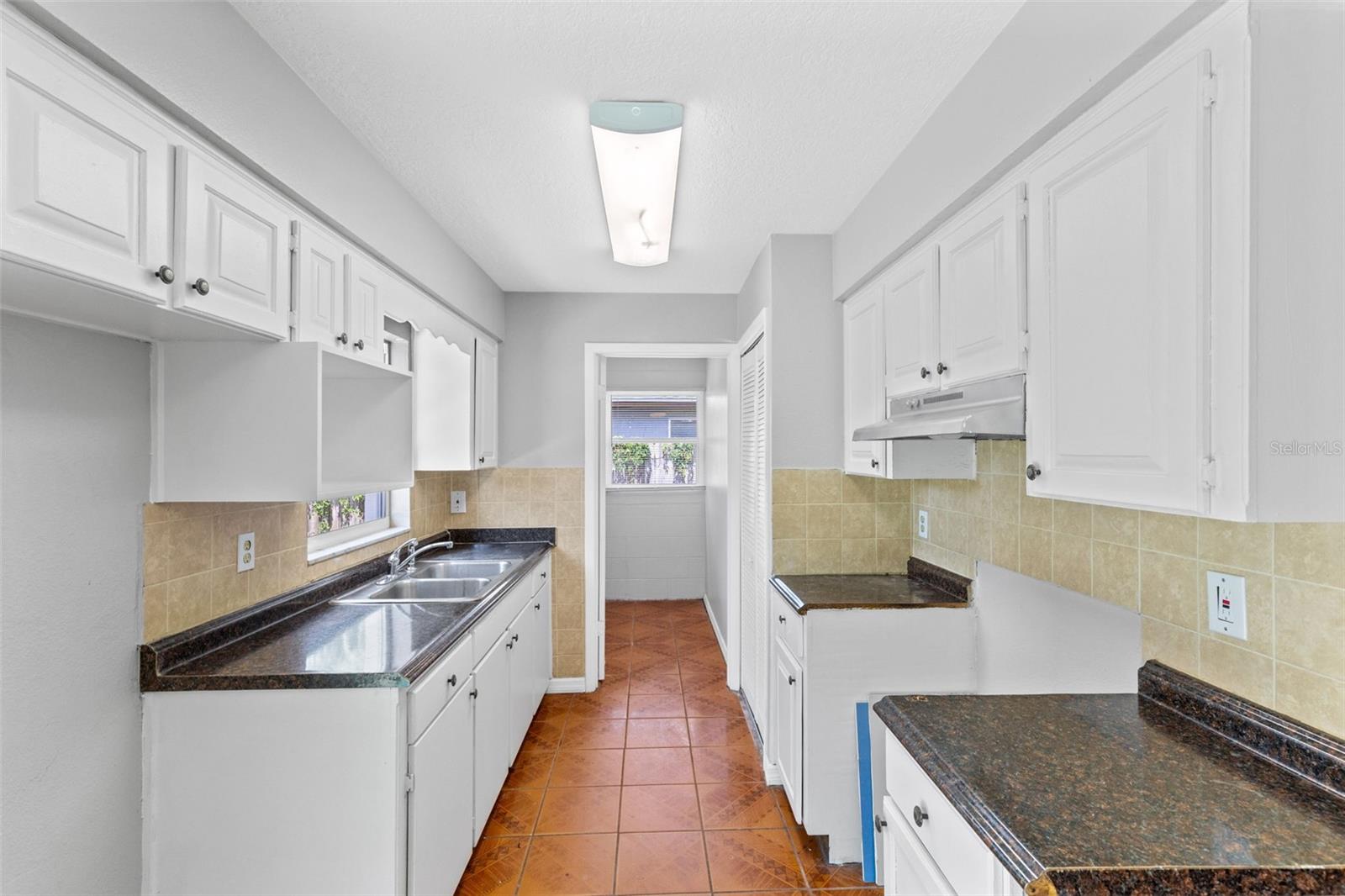 3432 Harry St Property Photo 11