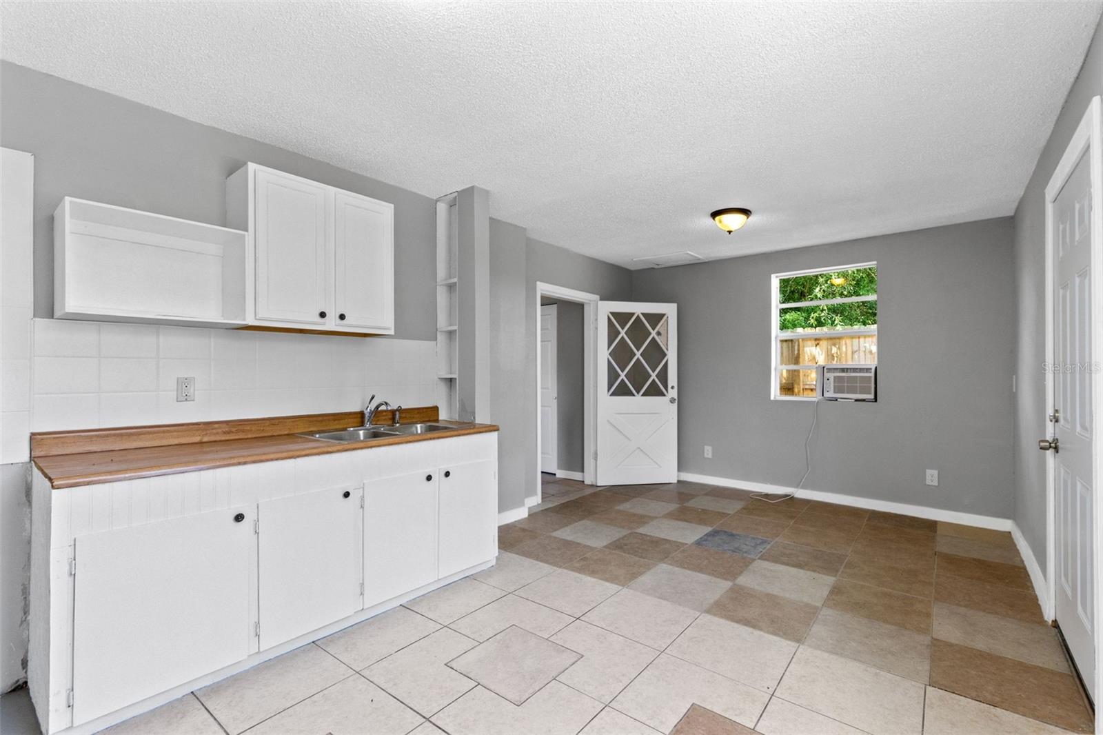 3432 Harry St Property Photo 31