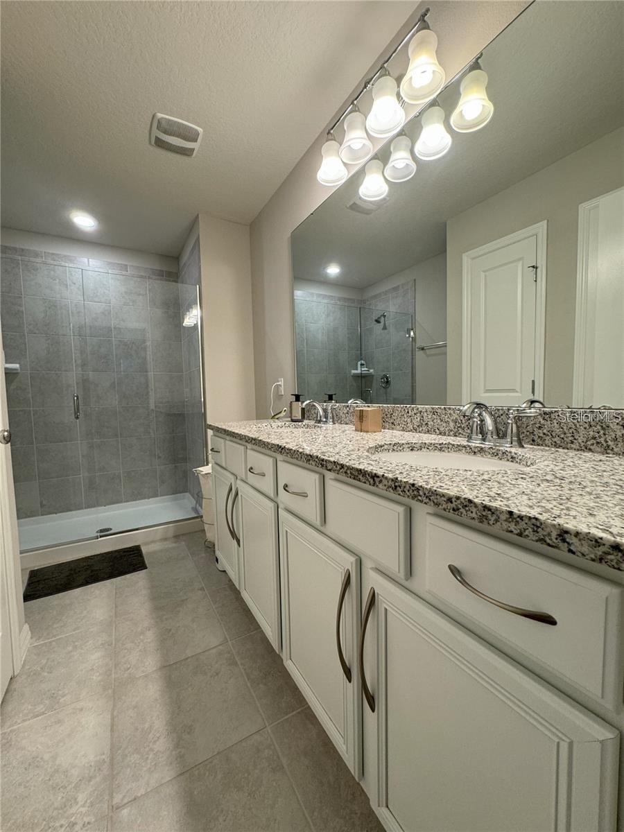 5032 Walker St Property Photo 16