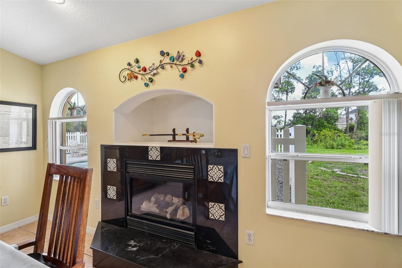 60 Woodbury Dr Property Photo 8