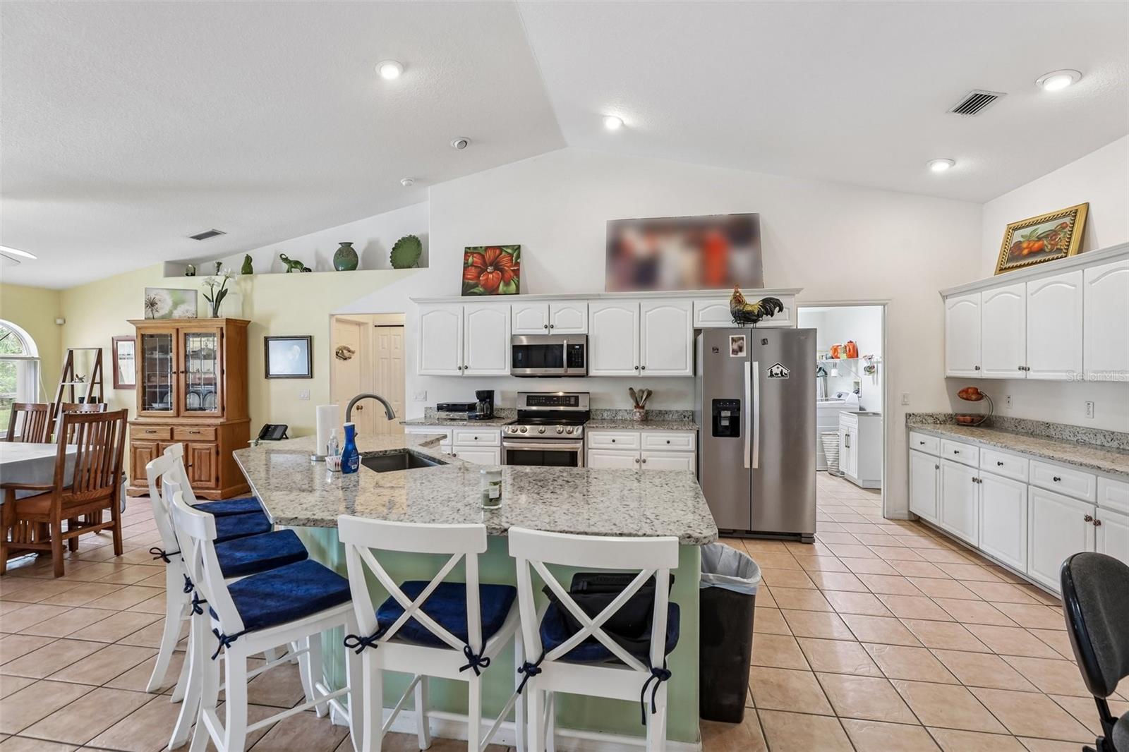 60 Woodbury Dr Property Photo 10