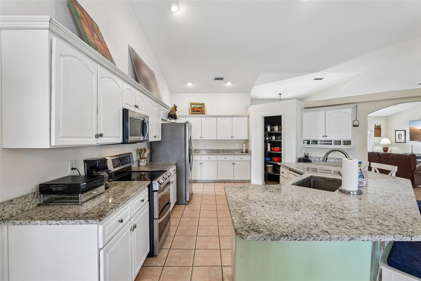 60 Woodbury Dr Property Photo 12