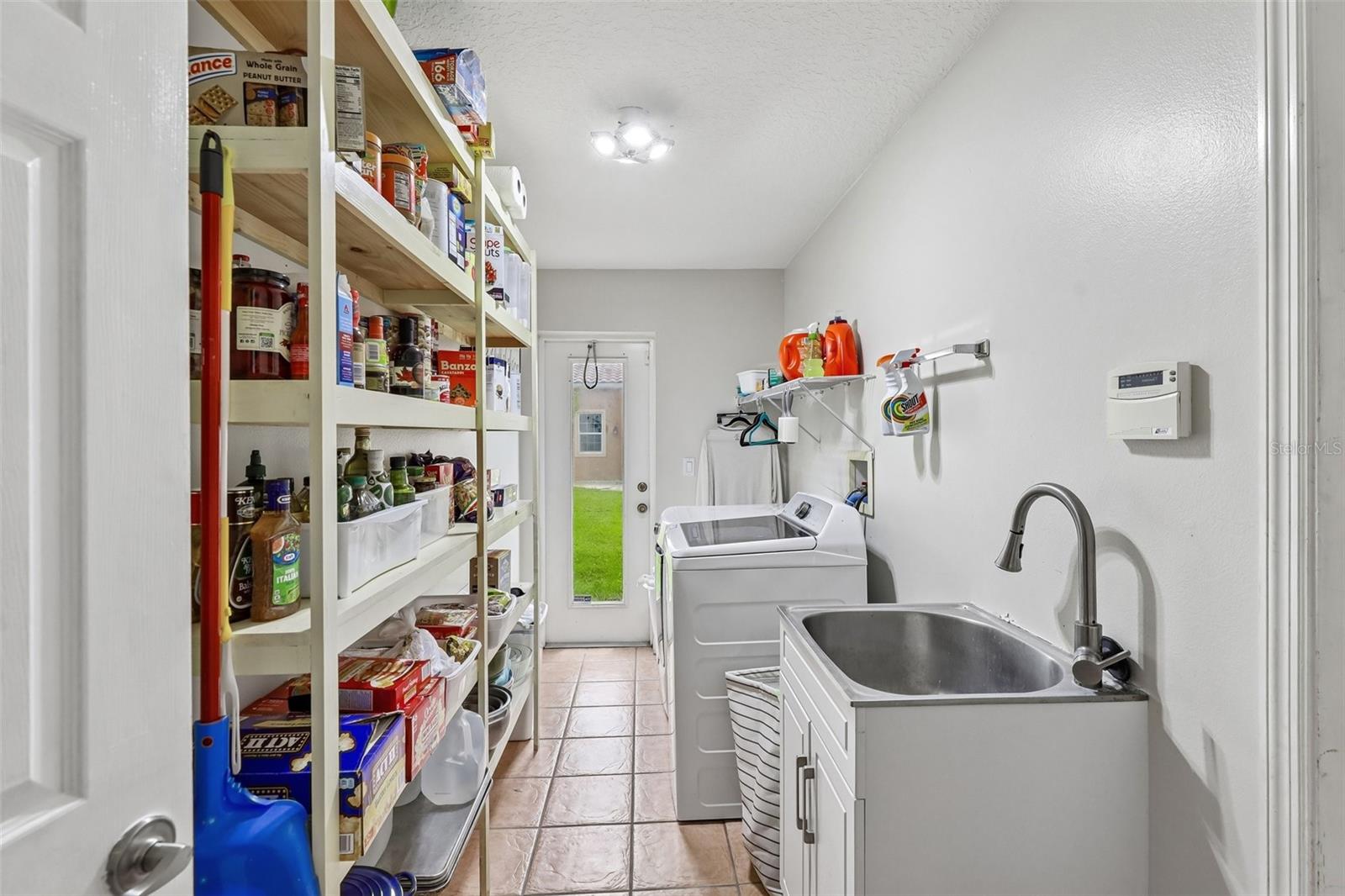 60 Woodbury Dr Property Photo 14