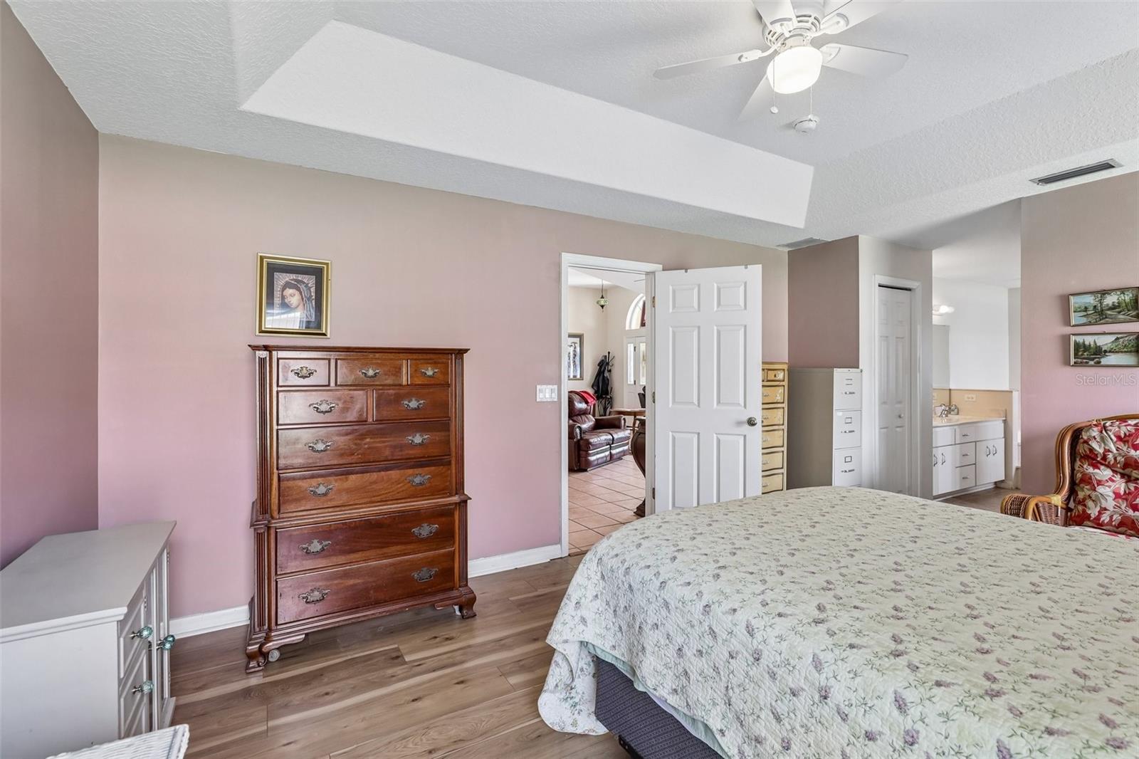 60 Woodbury Dr Property Photo 16
