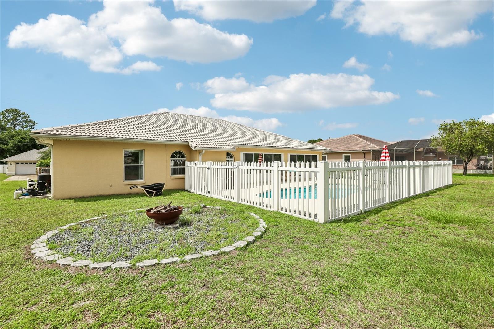 60 Woodbury Dr Property Photo 30