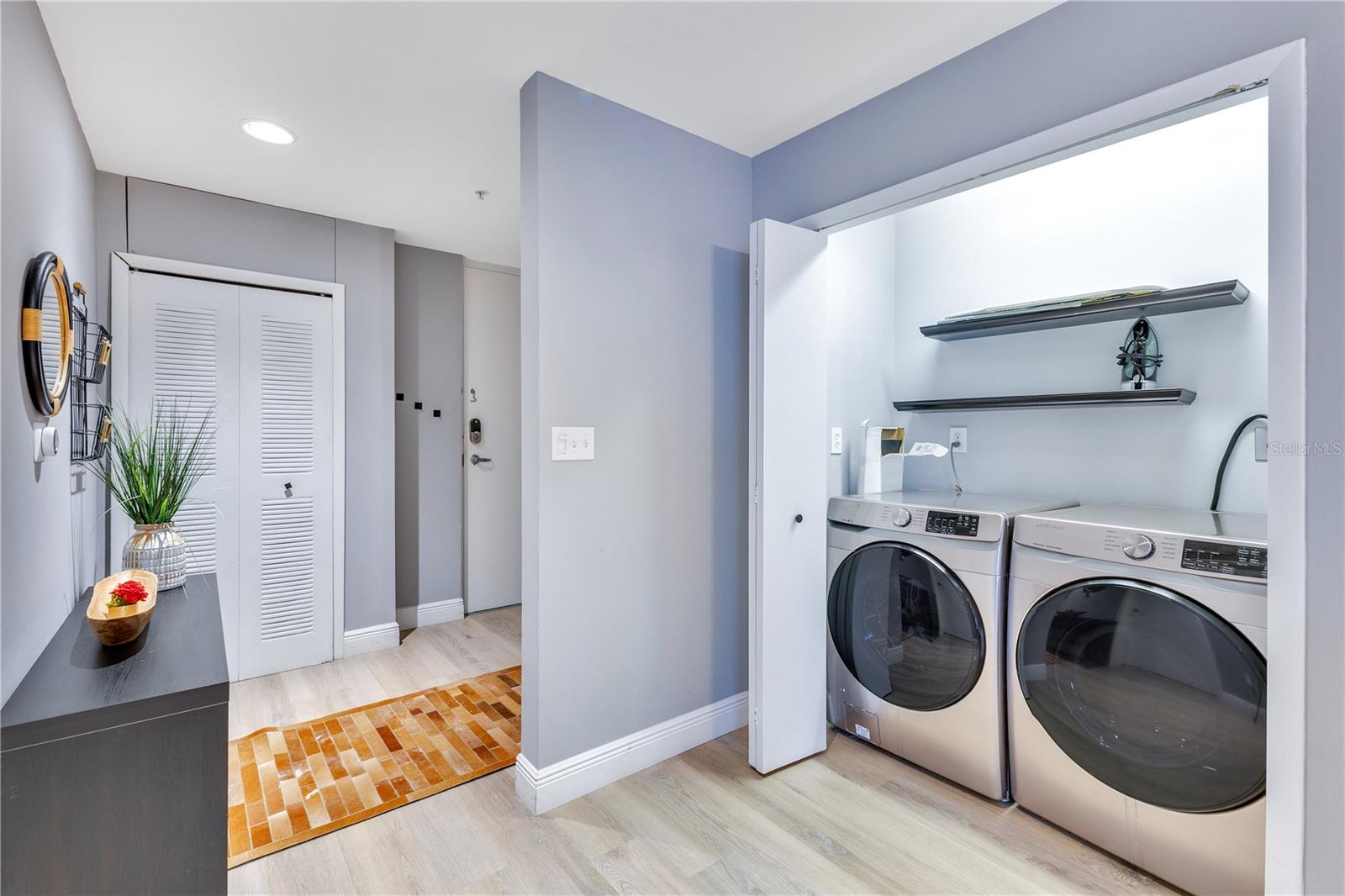 525 E Jackson St #308 Property Photo 12