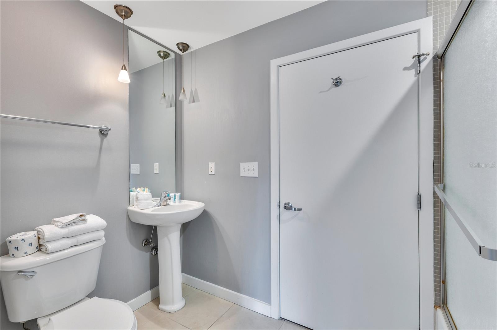 525 E Jackson St #308 Property Photo 24