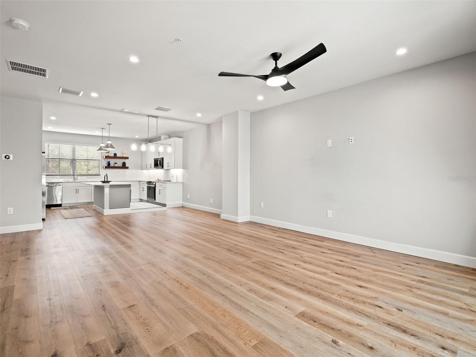 1250 Formosa Ave Property Photo 11